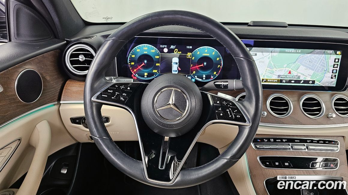 Mercedes-Benz E-Class 2022