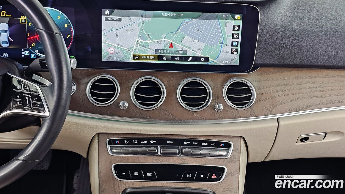 Mercedes-Benz E-Class 2022
