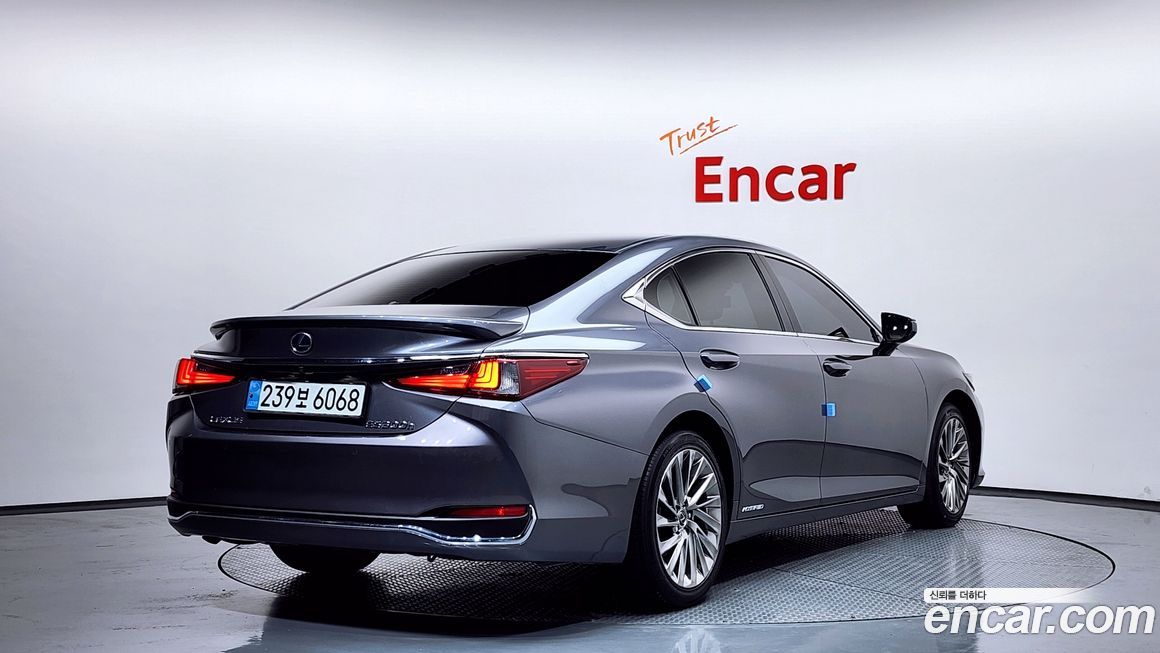 Lexus ES 2019