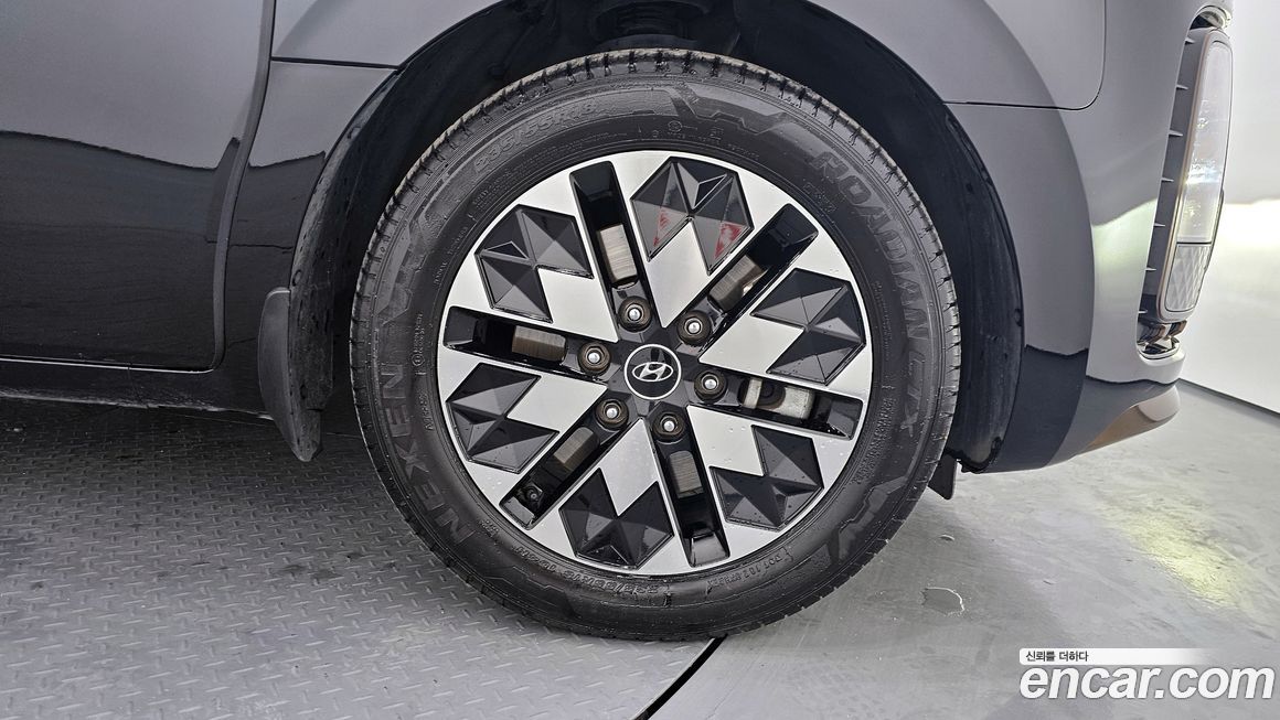 Hyundai Staria 2023