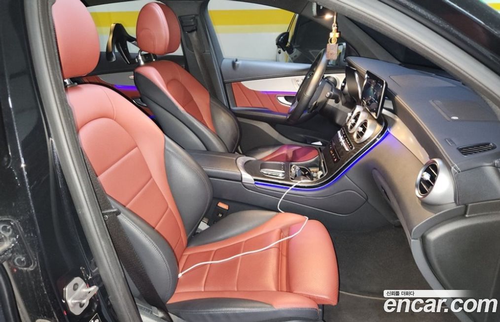 Mercedes-Benz GLC-Class 2023