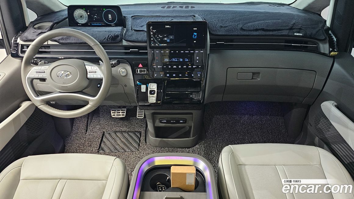 Hyundai Staria 2023