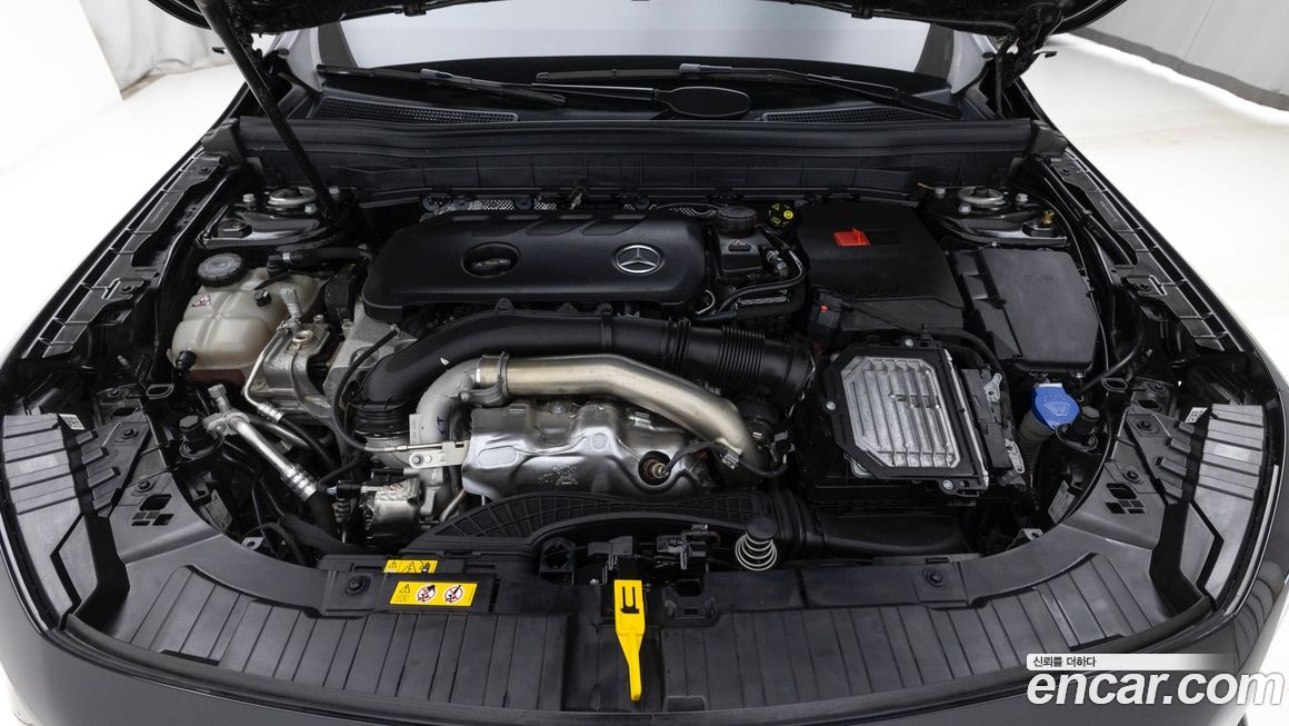 Mercedes-Benz GLB-Class 2025