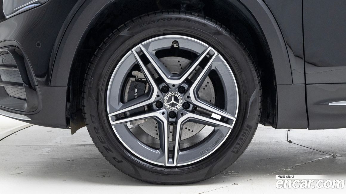 Mercedes-Benz GLB-Class 2025