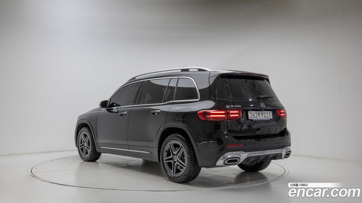 Mercedes-Benz GLB-Class 2025