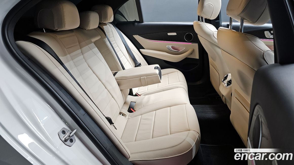 Mercedes-Benz E-Class 2023