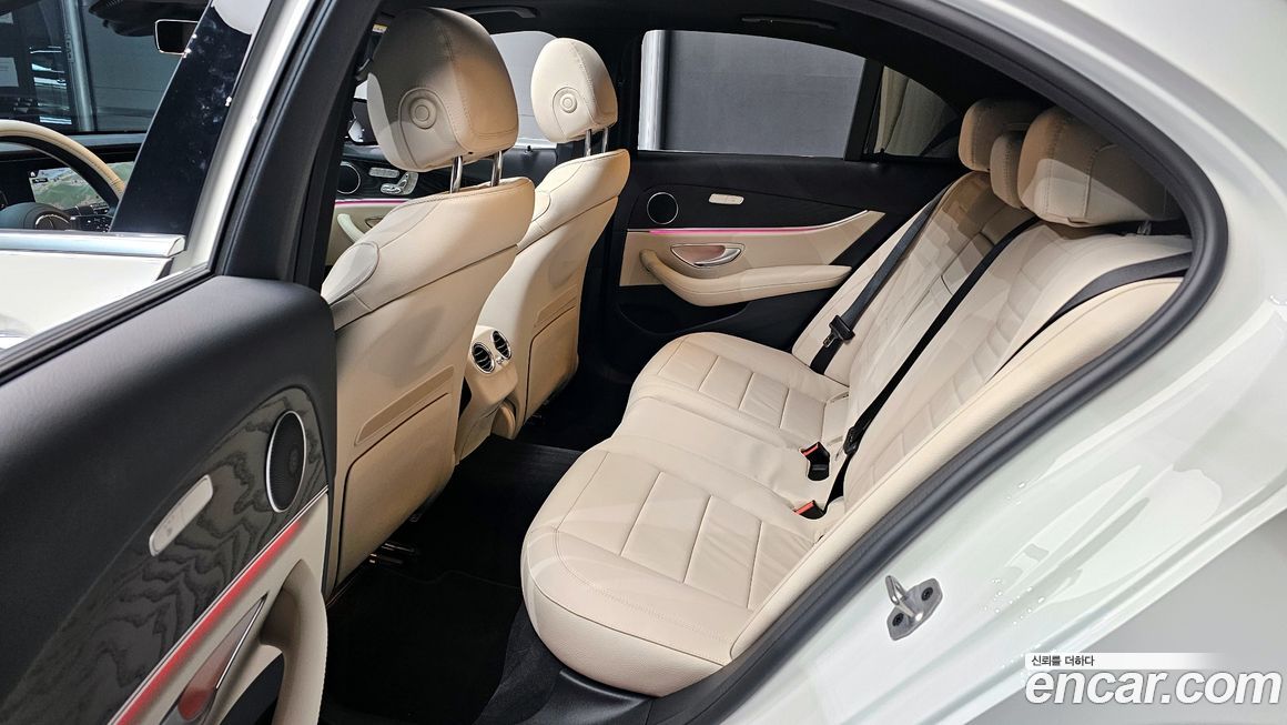 Mercedes-Benz E-Class 2023