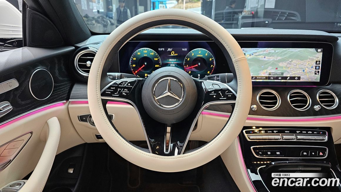 Mercedes-Benz E-Class 2023