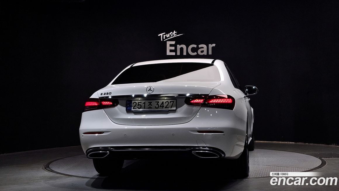 Mercedes-Benz E-Class 2023