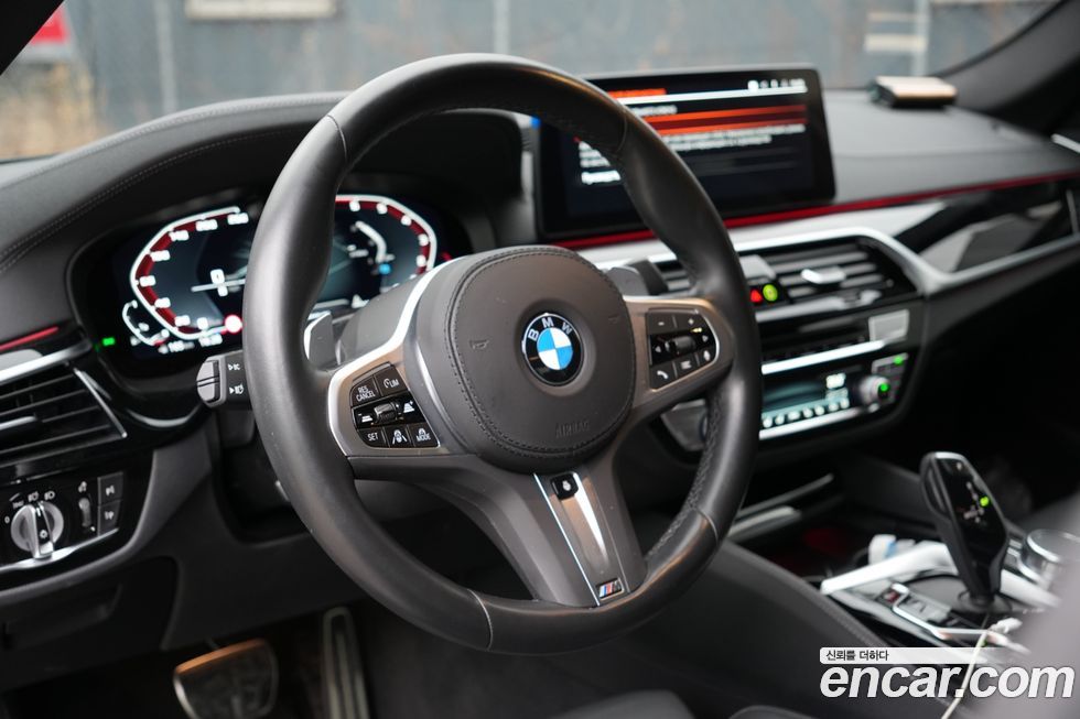 BMW 5-Series 2023