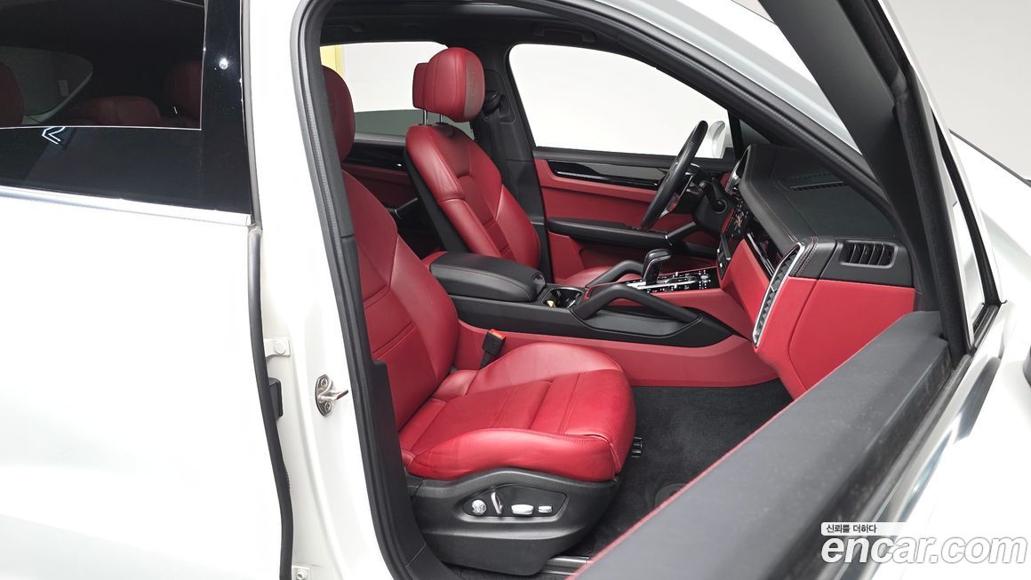 Porsche Cayenne 2021