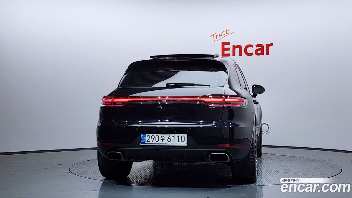 Porsche Macan 2021