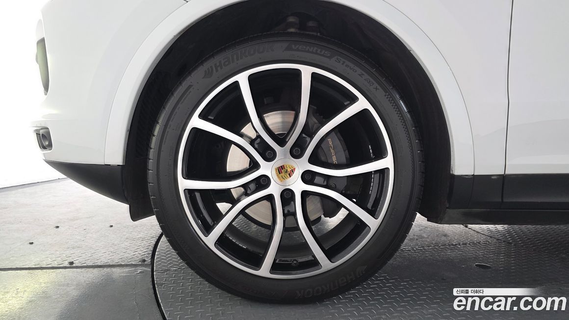 Porsche Cayenne 2021