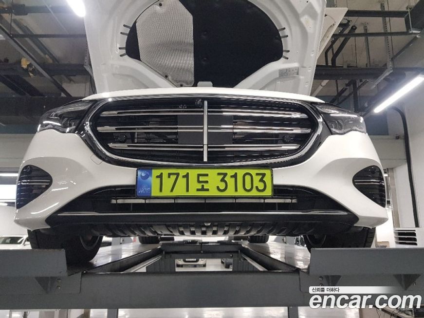 Mercedes-Benz E-Class 2025