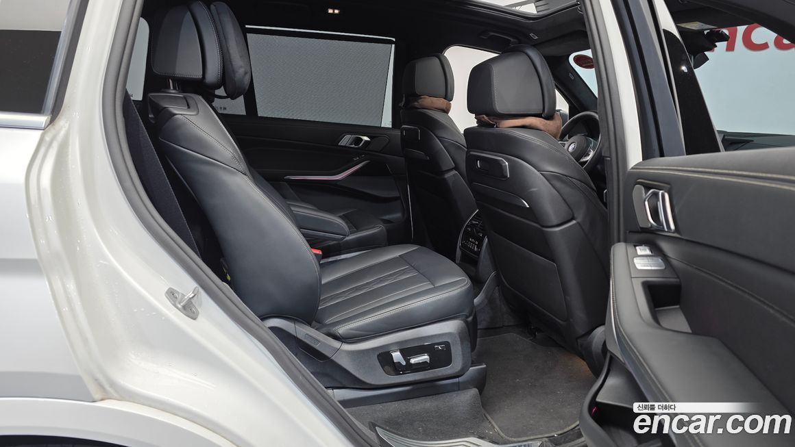 BMW X7 2025