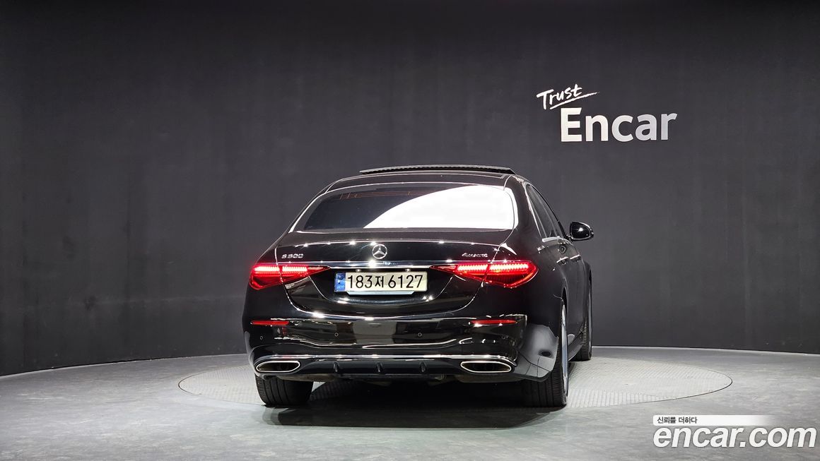 Mercedes-Benz S-Class 2024