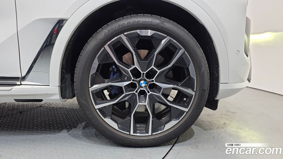 BMW X7 2025