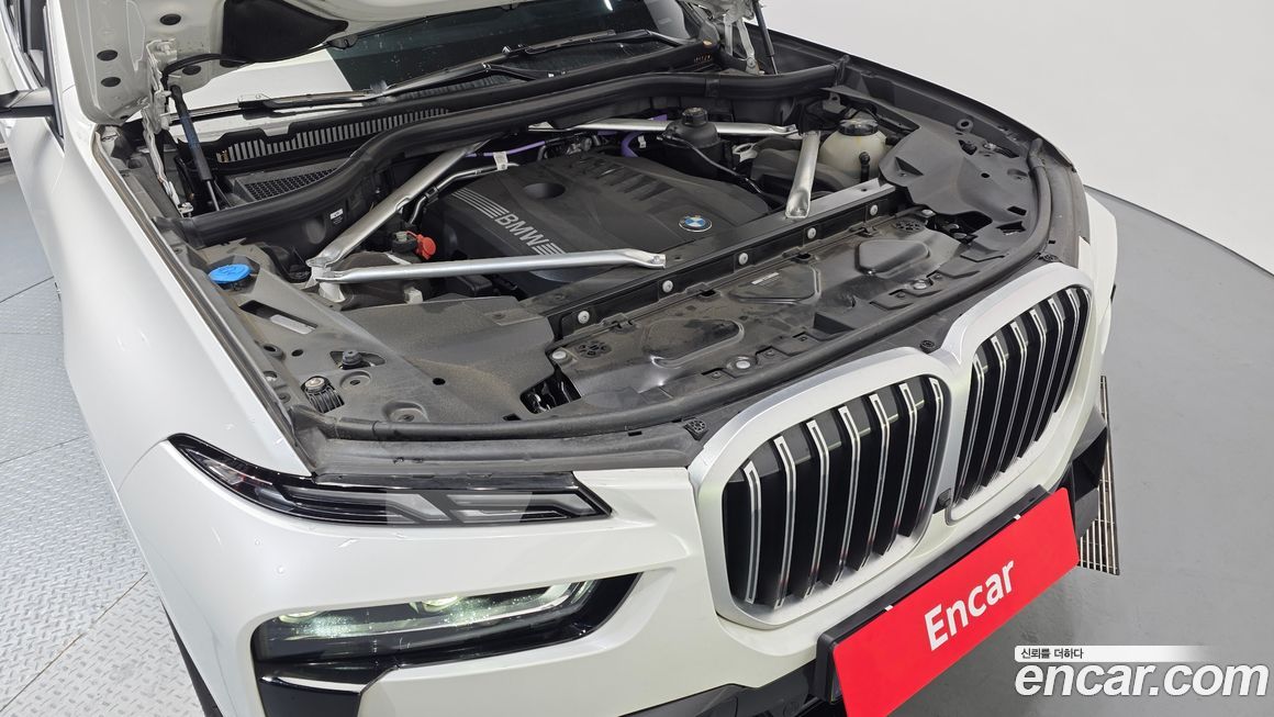 BMW X7 2025