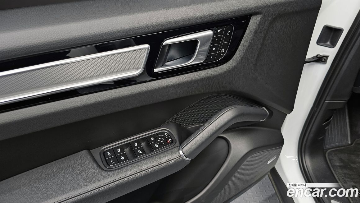 Porsche Cayenne 2023