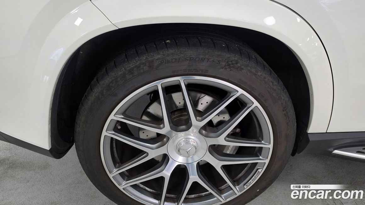 Mercedes-Benz GLE-Class 2023