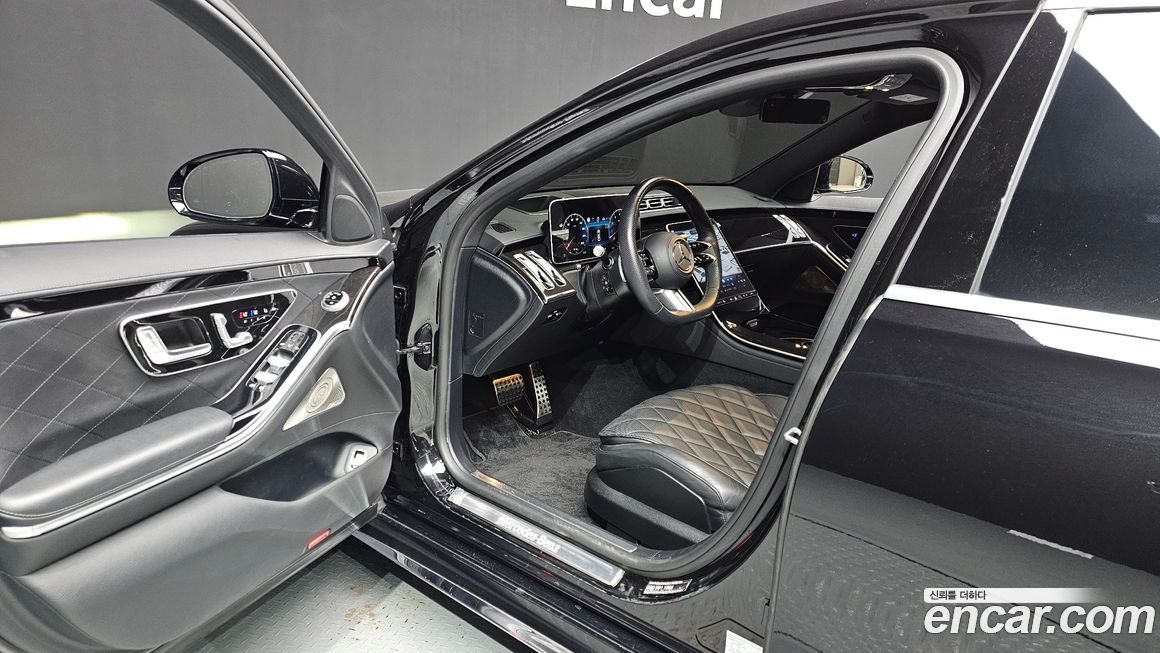 Mercedes-Benz S-Class 2024