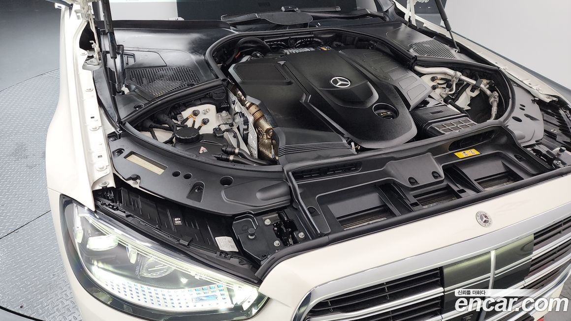 Mercedes-Benz S-Class 2023