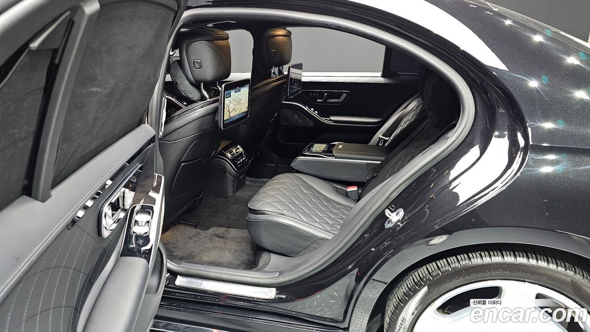 Mercedes-Benz S-Class 2024