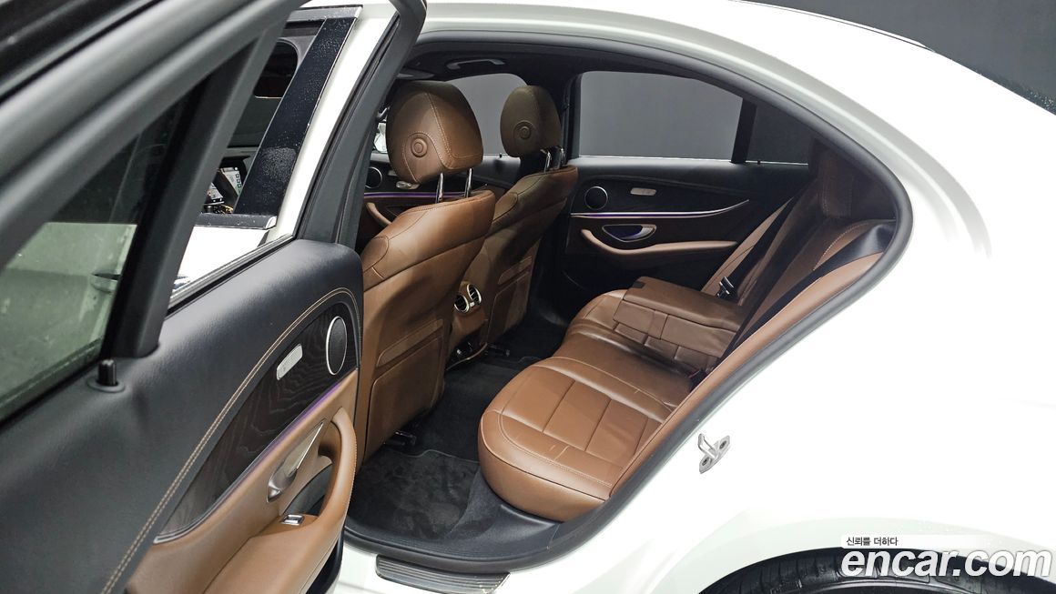 Mercedes-Benz E-Class 2023