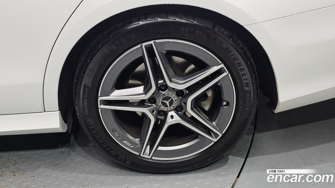 Mercedes-Benz E-Class 2023