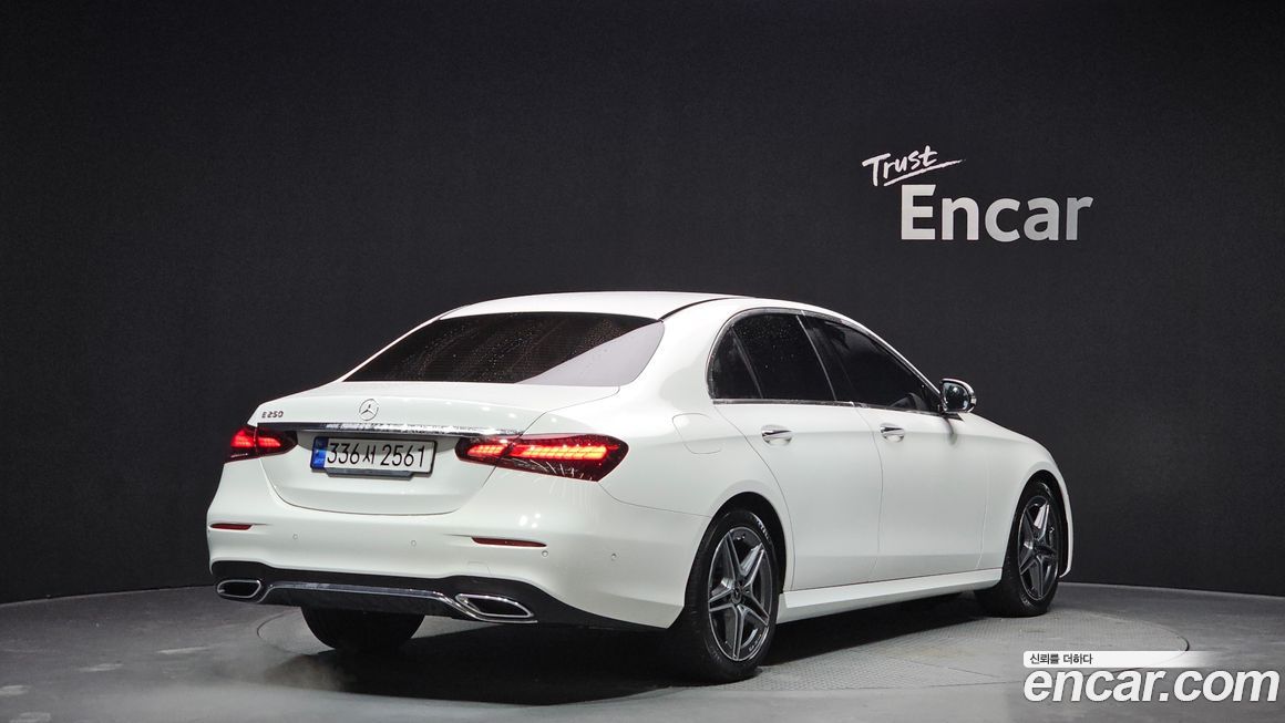 Mercedes-Benz E-Class 2023