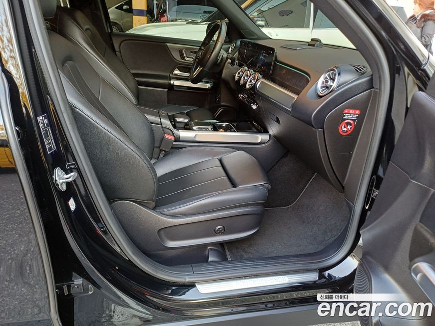 Mercedes-Benz GLB-Class 2021