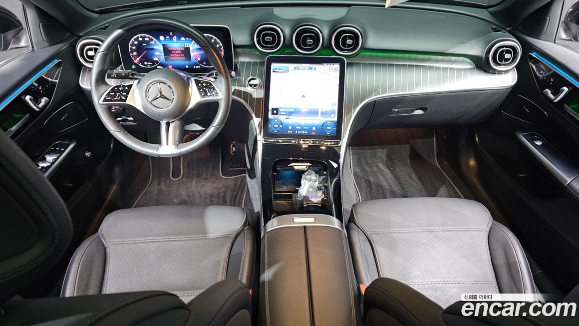 Mercedes-Benz C-Class 2024