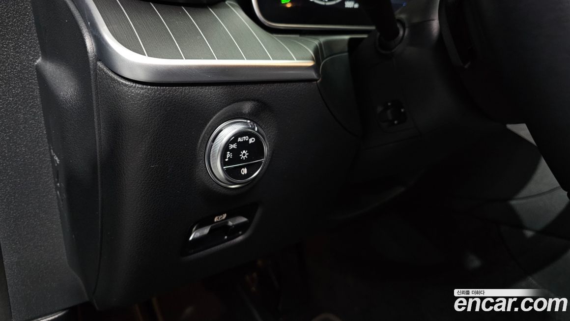 Mercedes-Benz C-Class 2024