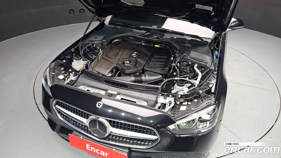 Mercedes-Benz C-Class 2024