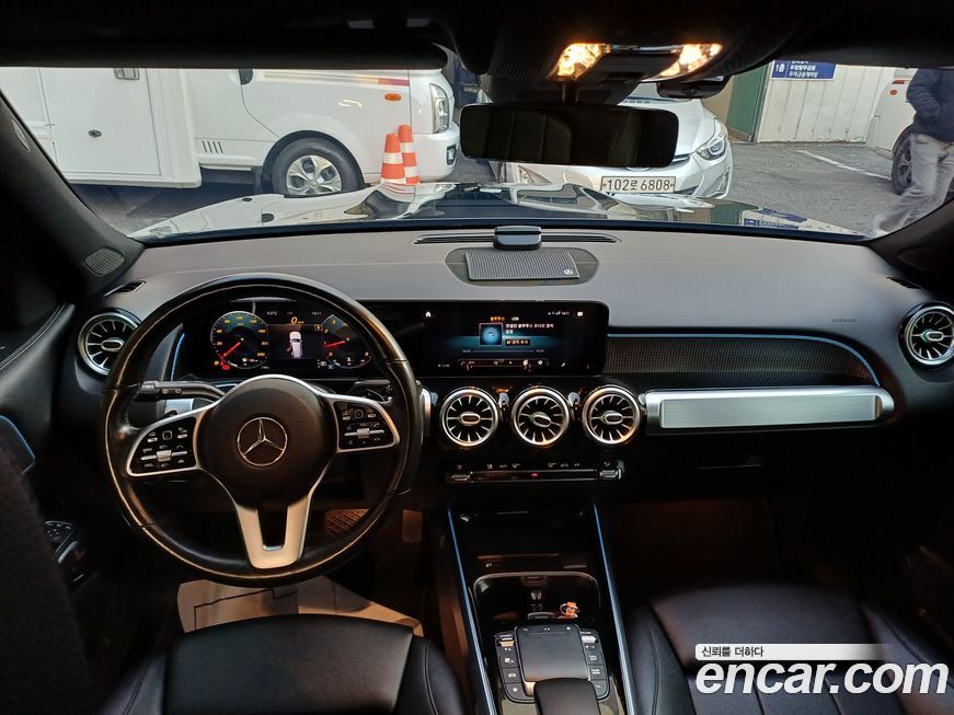 Mercedes-Benz GLB-Class 2021