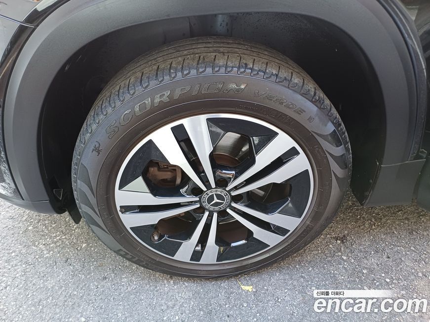 Mercedes-Benz GLB-Class 2021