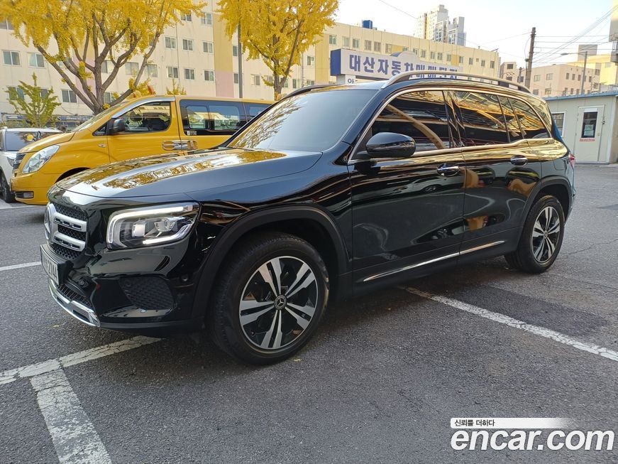 Mercedes-Benz GLB-Class 2021