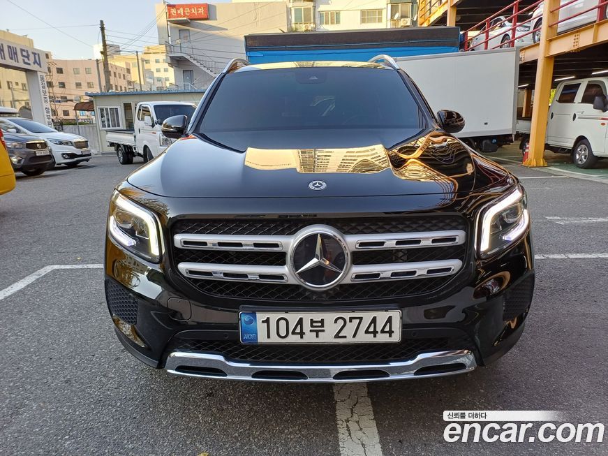 Mercedes-Benz GLB-Class 2021