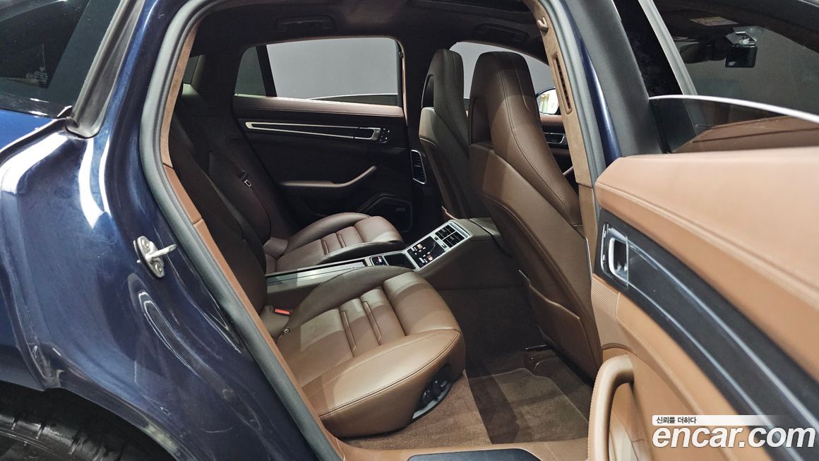 Porsche Panamera 2023