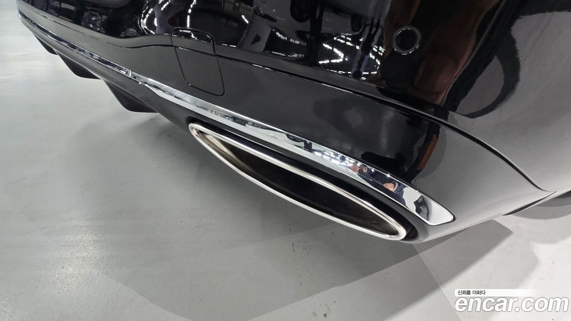 Mercedes-Benz S-Class 2025