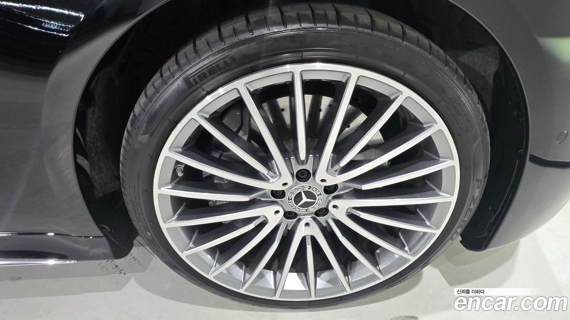 Mercedes-Benz S-Class 2025