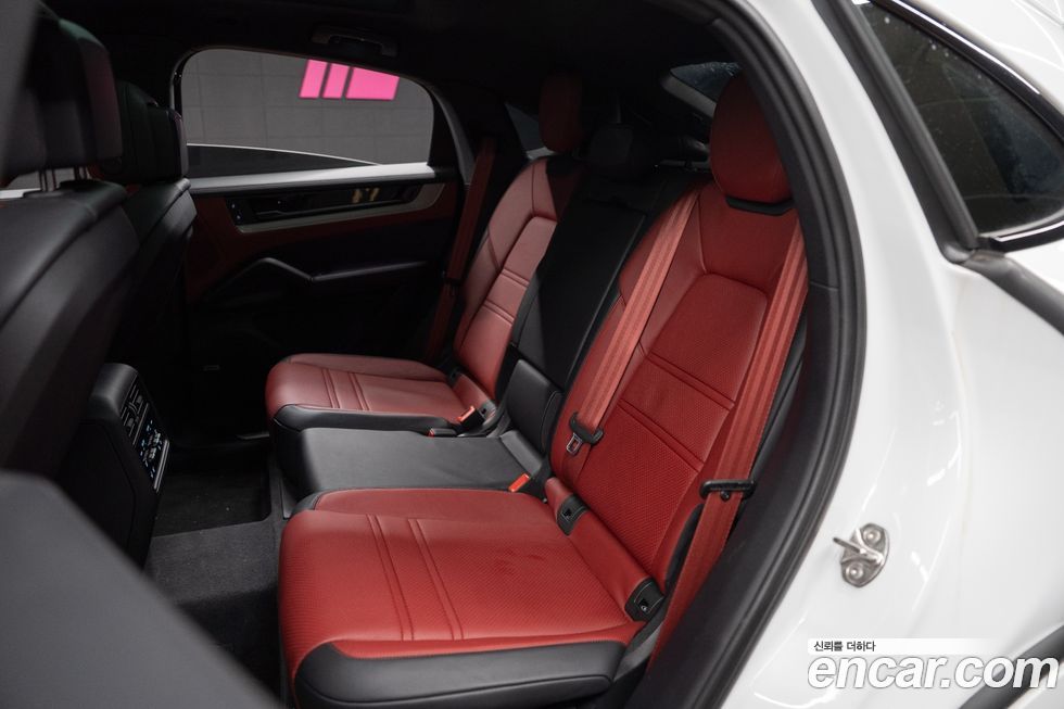 Porsche Cayenne 2025