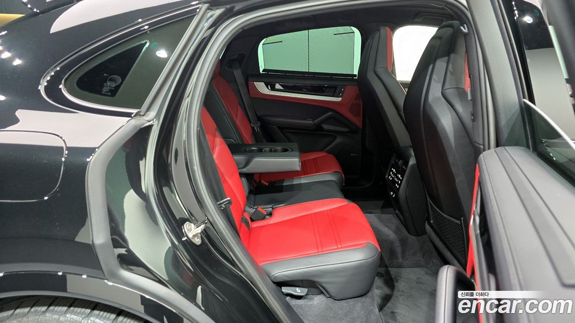 Porsche Cayenne 2025