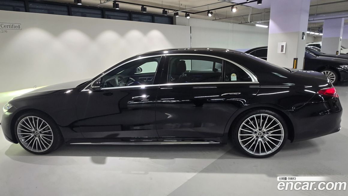 Mercedes-Benz S-Class 2025