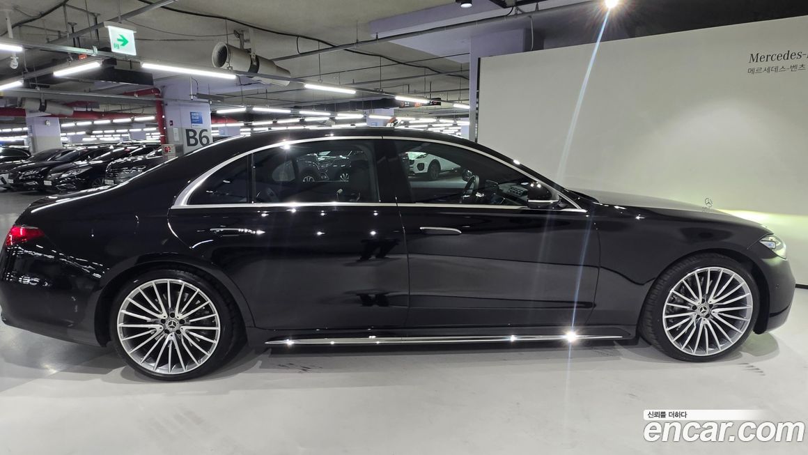 Mercedes-Benz S-Class 2025