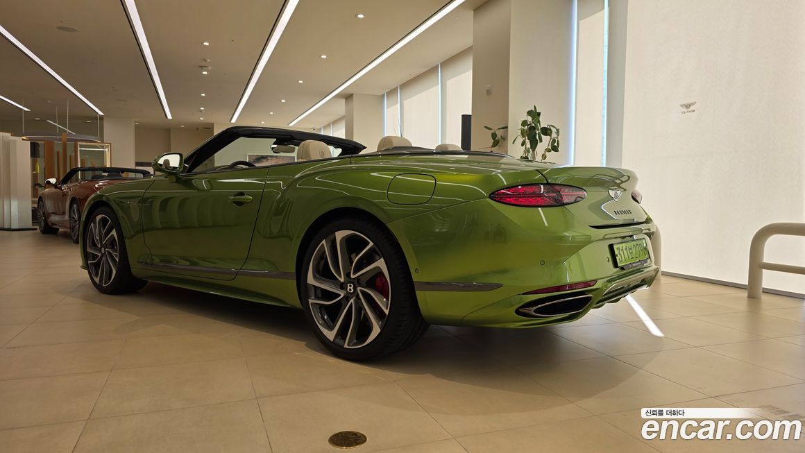 Bentley Continental 2025