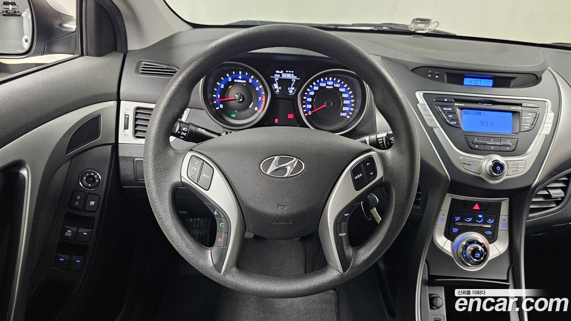 Hyundai AVANTE 2011