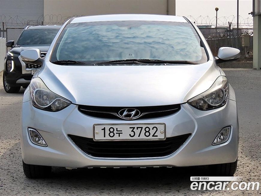 Hyundai AVANTE 2011