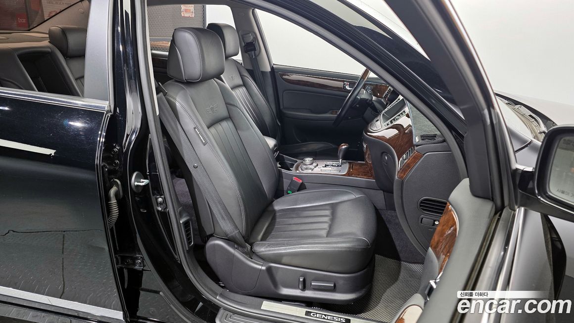 Hyundai Genesis 2010