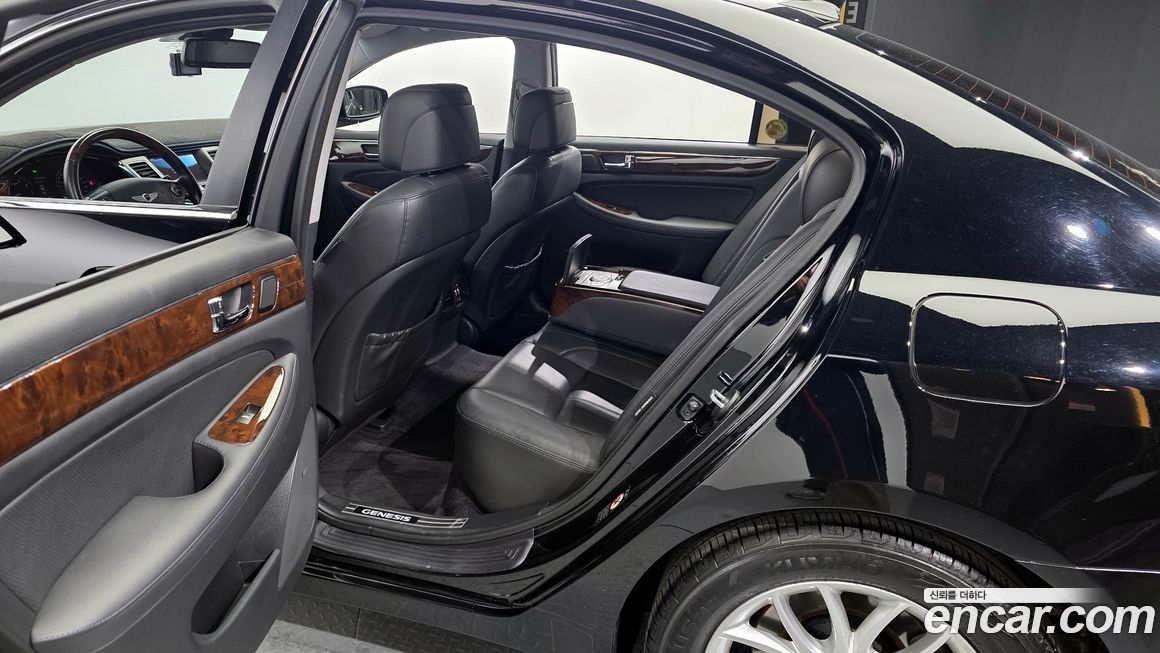 Hyundai Genesis 2010